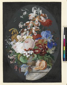 Op een marmeren rand, een gepelde sinaasappel en een versierde bruine pot met bloemen waaronder rozen, pelargonium, tropische orchidee, kruidachtige clematis met een rode admiraalvlinder, 1792